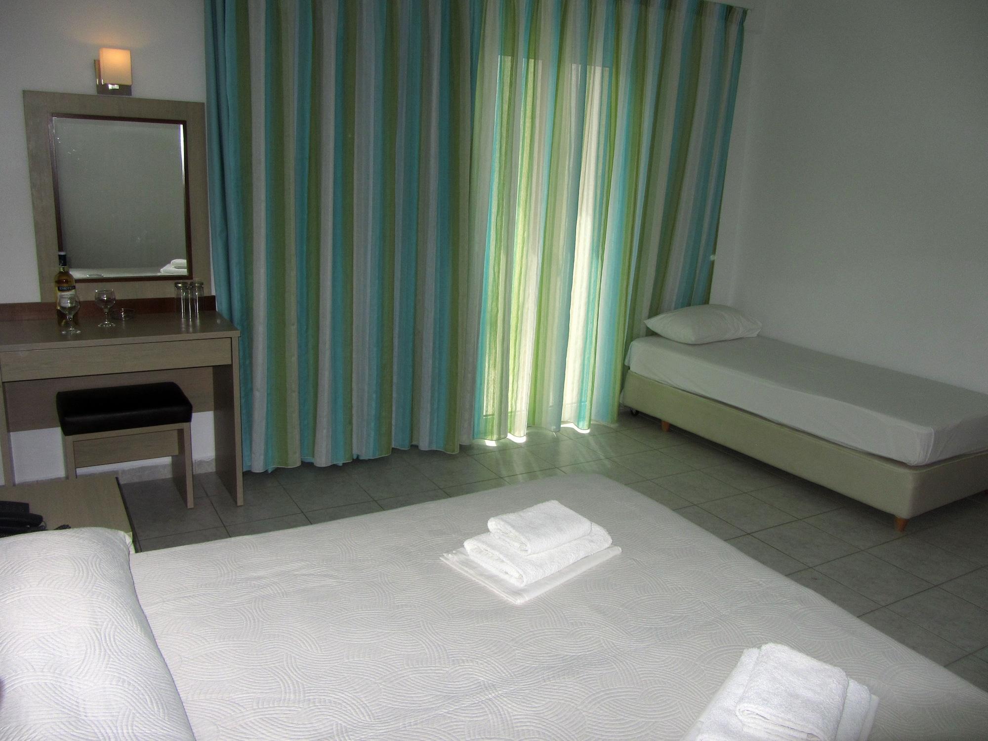Petra Hotel Agia Galini Екстериор снимка