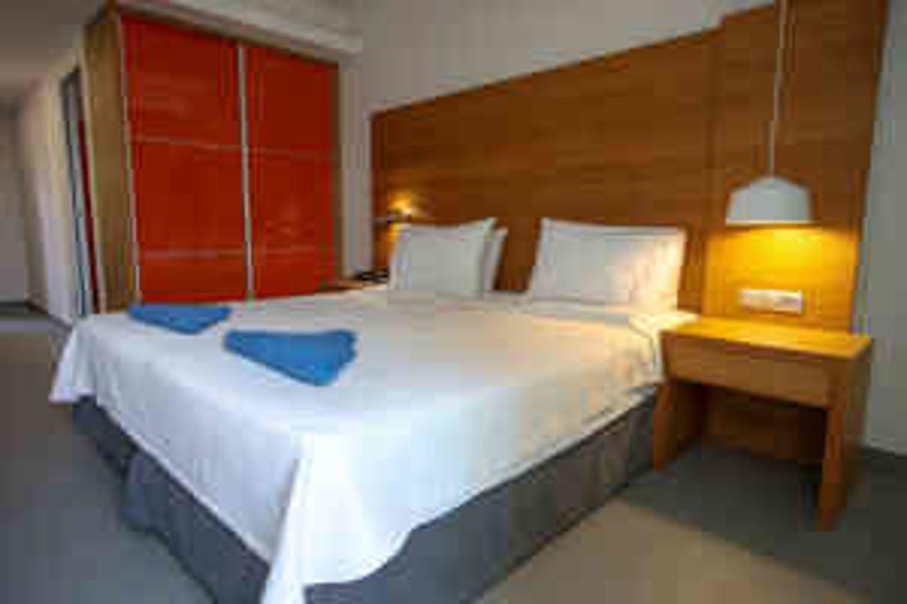 Petra Hotel Agia Galini Екстериор снимка