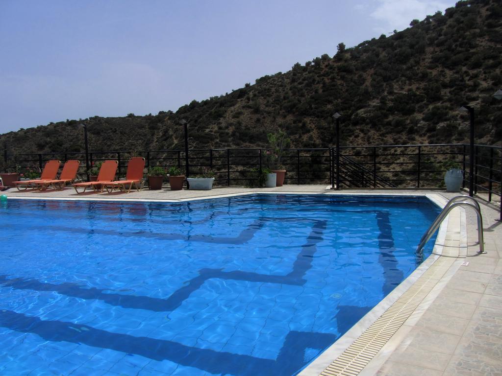 Petra Hotel Agia Galini Екстериор снимка
