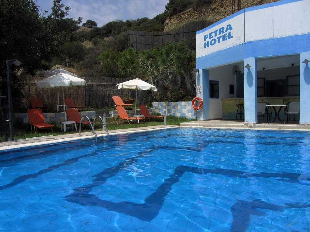 Petra Hotel Agia Galini Екстериор снимка