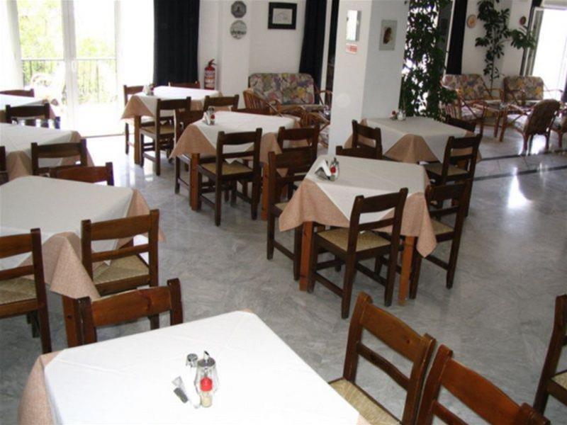 Petra Hotel Agia Galini Екстериор снимка