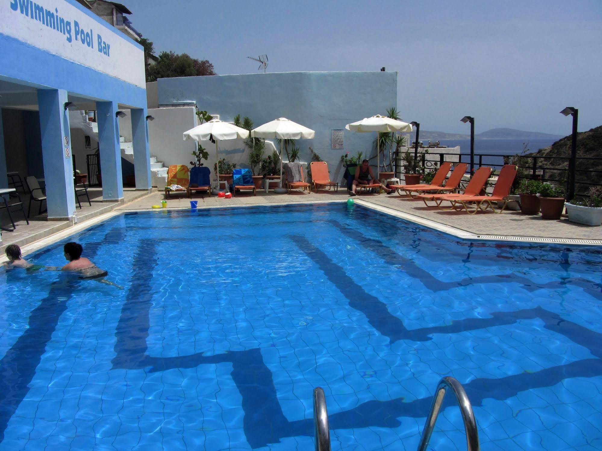 Petra Hotel Agia Galini Екстериор снимка